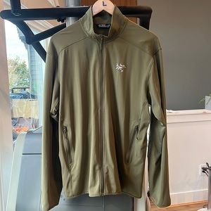 New Men’s Arc’teryx Kyanite Lightweight Jacket